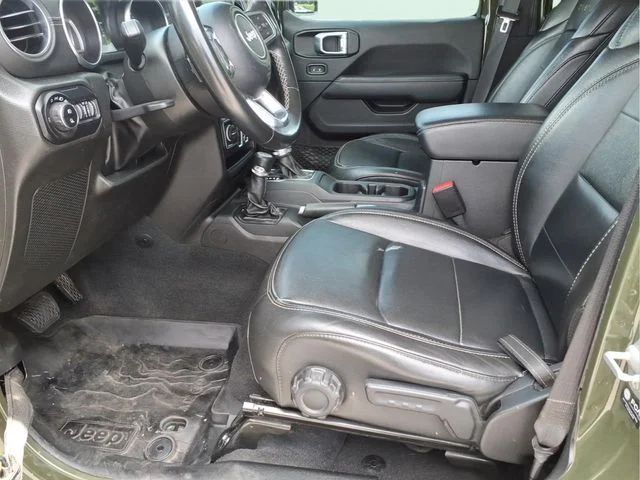 Used 2022 Green Jeep Overland image 18