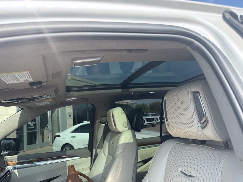 Used 2025 White Cadillac Premium Luxury Platinum image 11