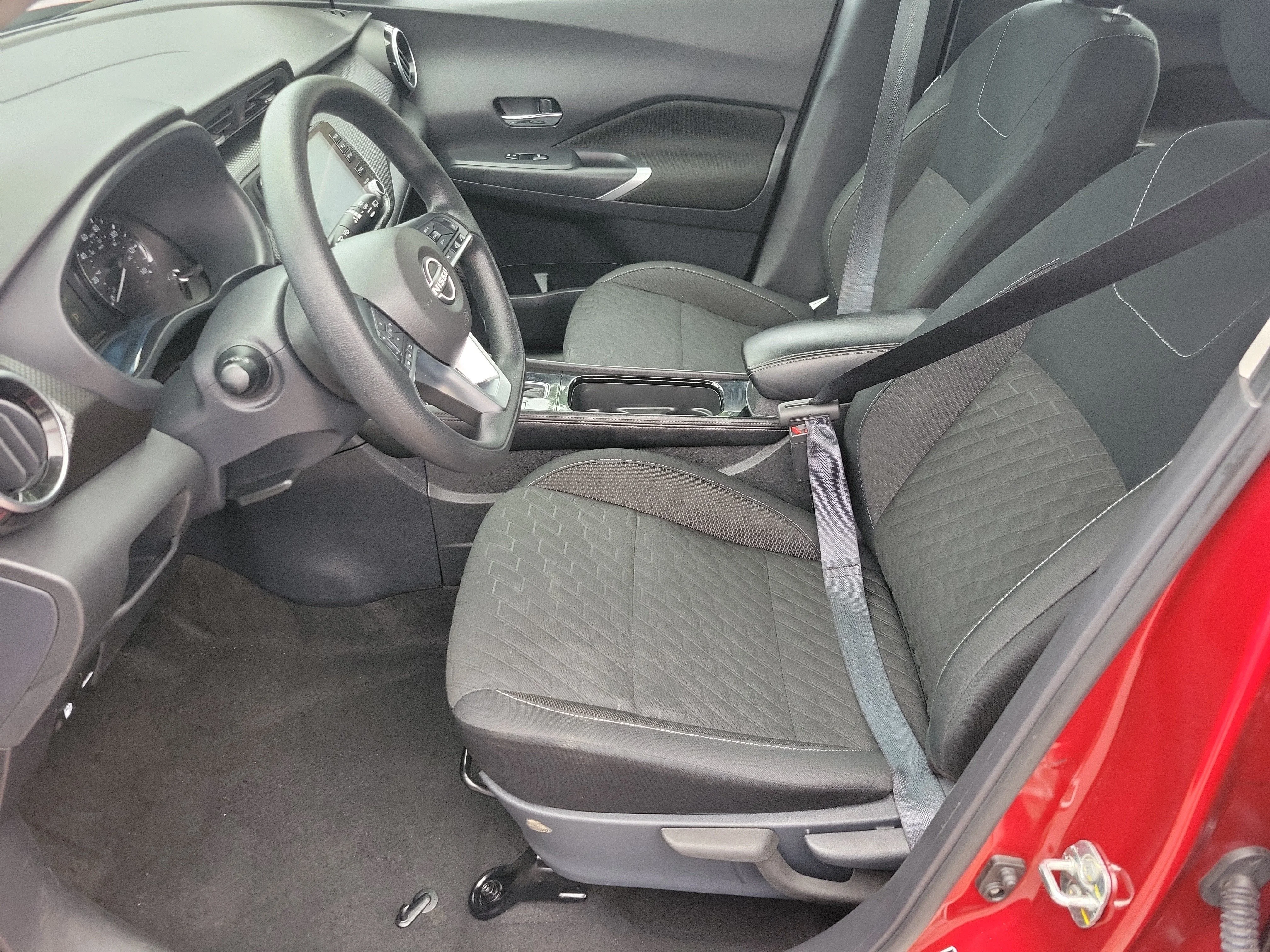 Used 2024 Scarlet Ember Tintcoat Nissan SV image 5