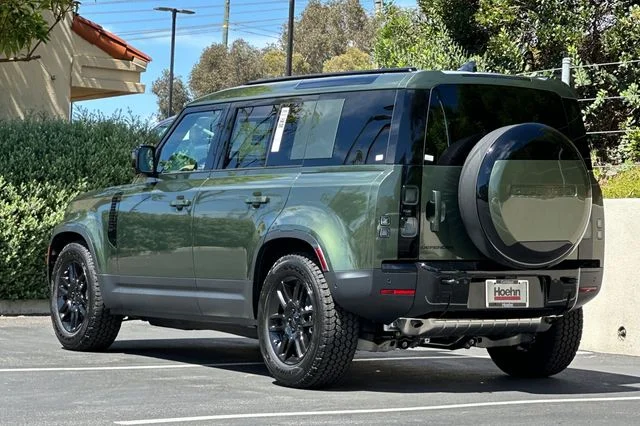 New 2026 Woolstone Green Land Rover S image 3