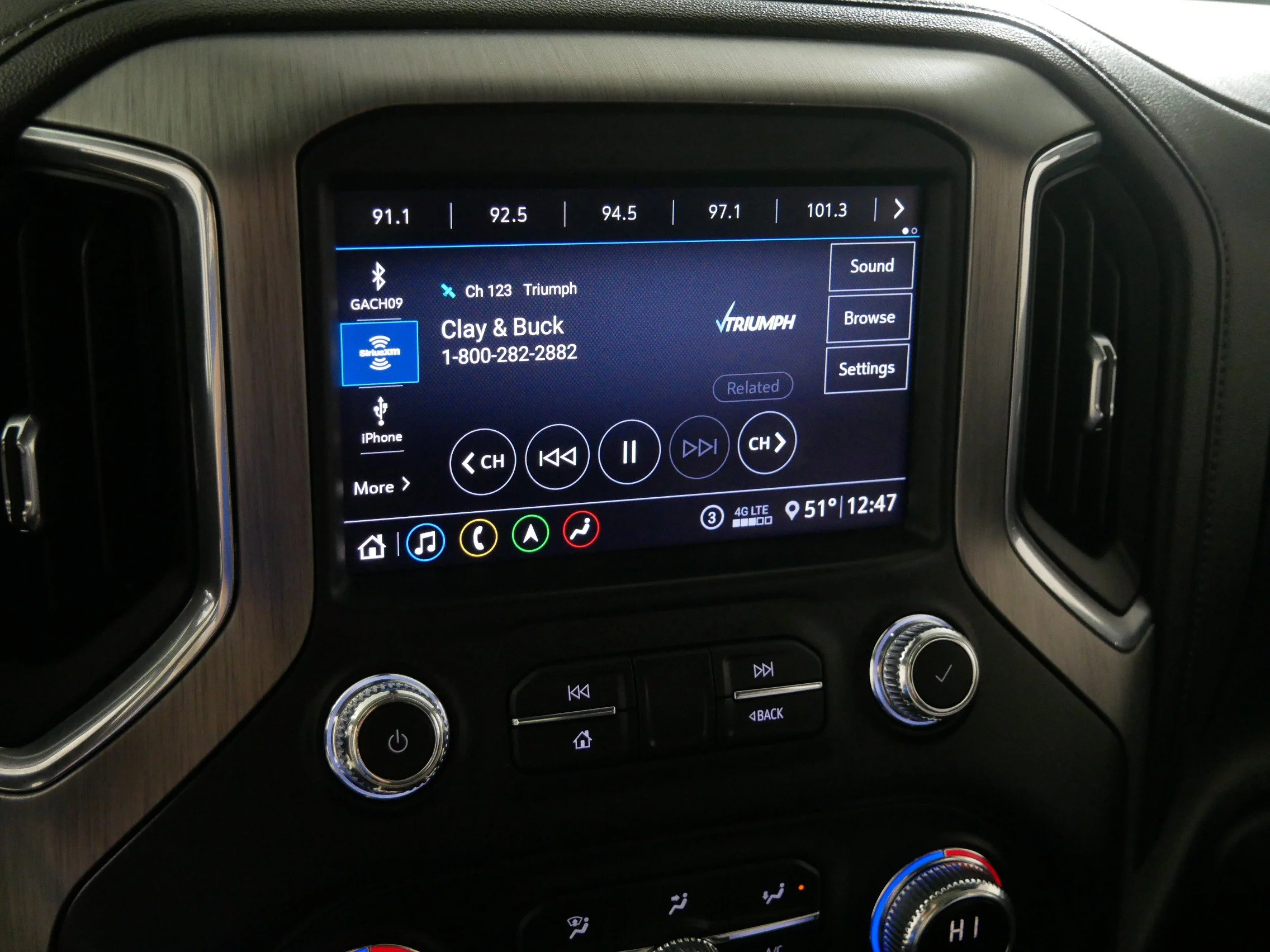 Used 2020 White Frost Tricoat GMC Denali image 22