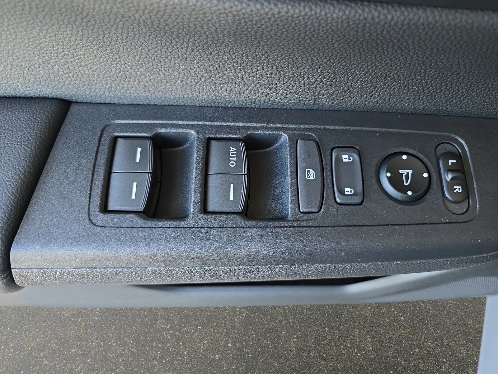 New 2026 Urban Gray Pearl Honda LX image 25