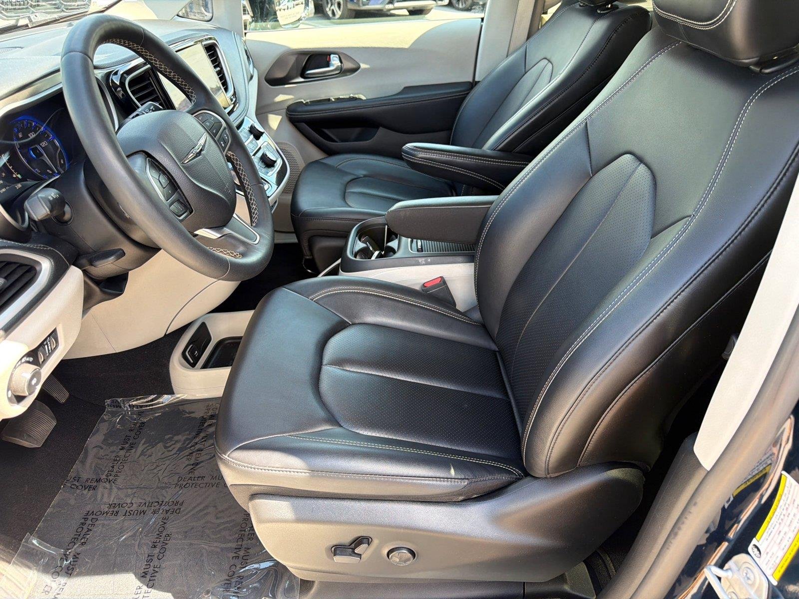 Used 2024 Fathom Blue Pearlcoat Chrysler Touring L image 8