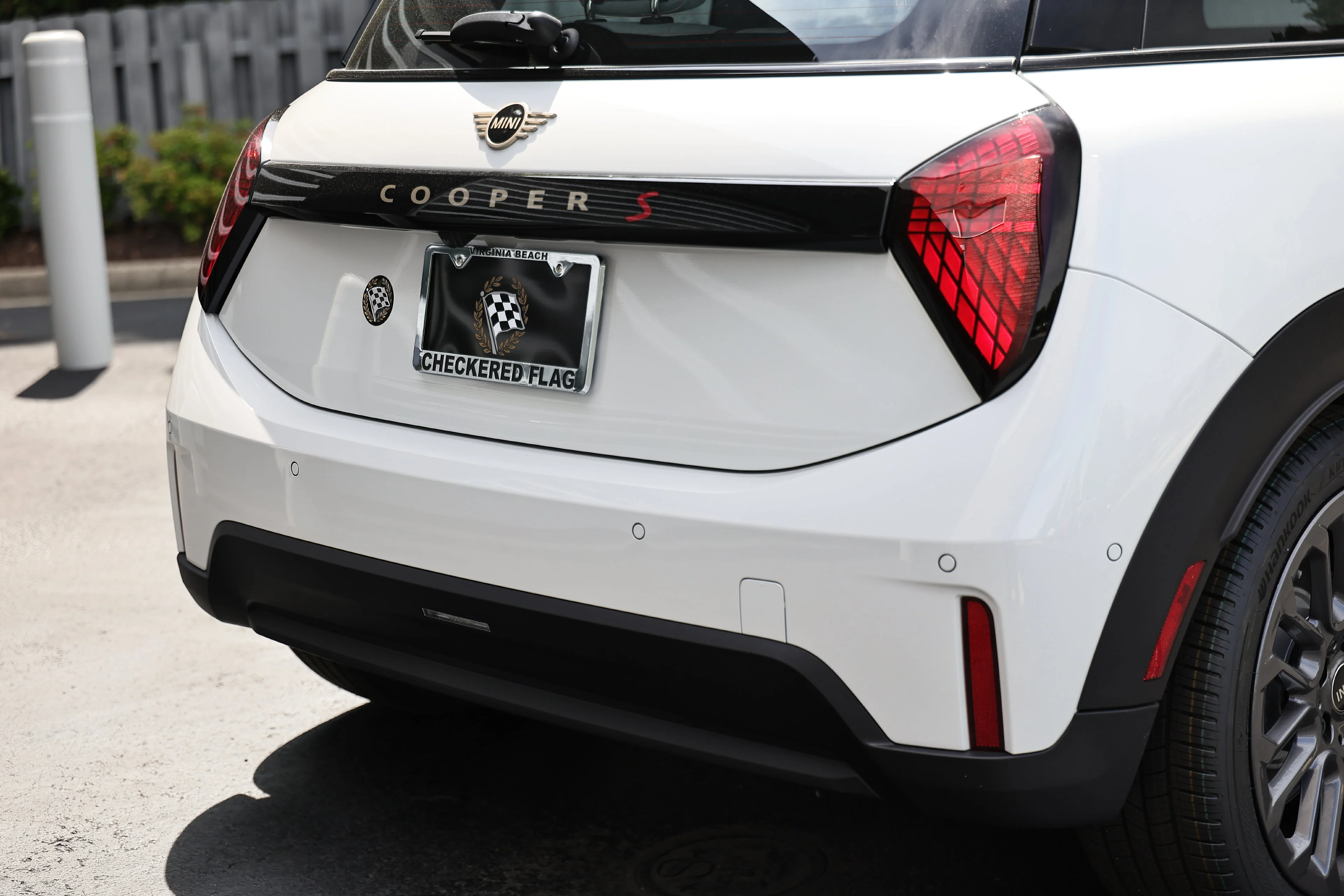 New 2026 White Metallic MINI  image 9