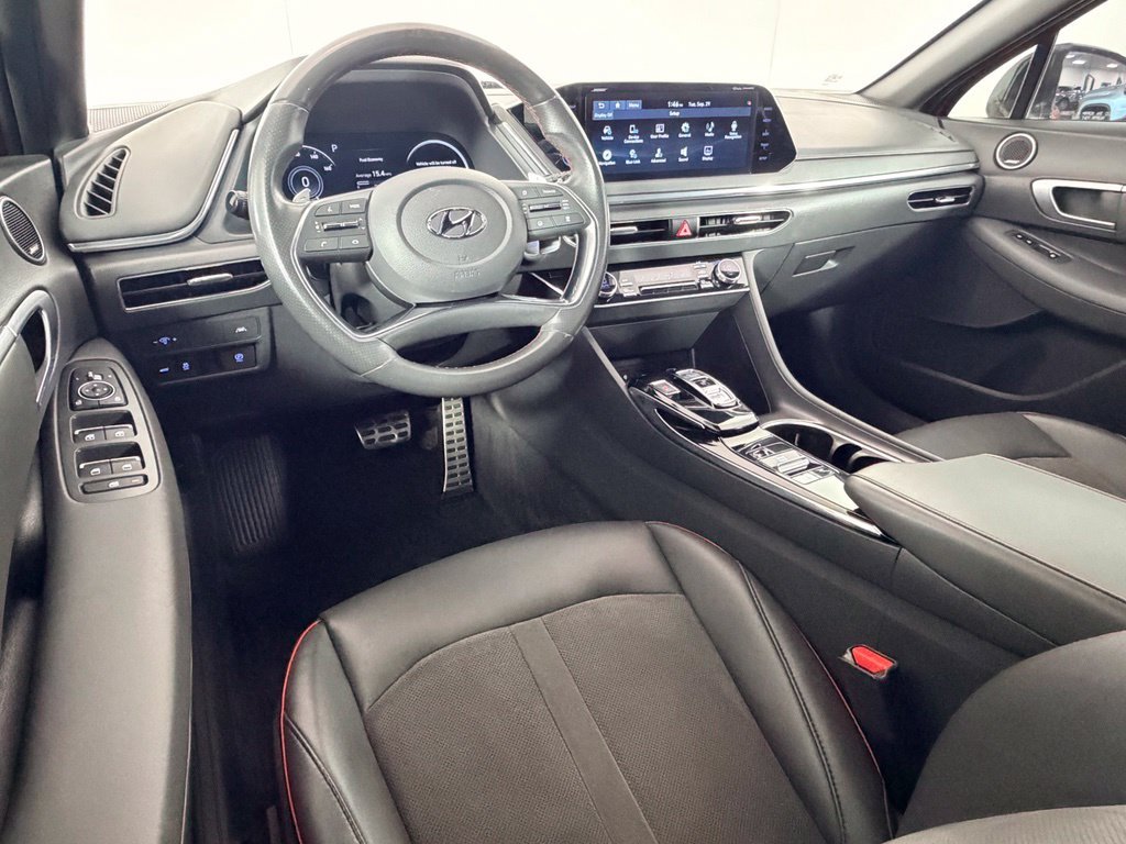 Used 2020 Red Hyundai SEL Plus image 15