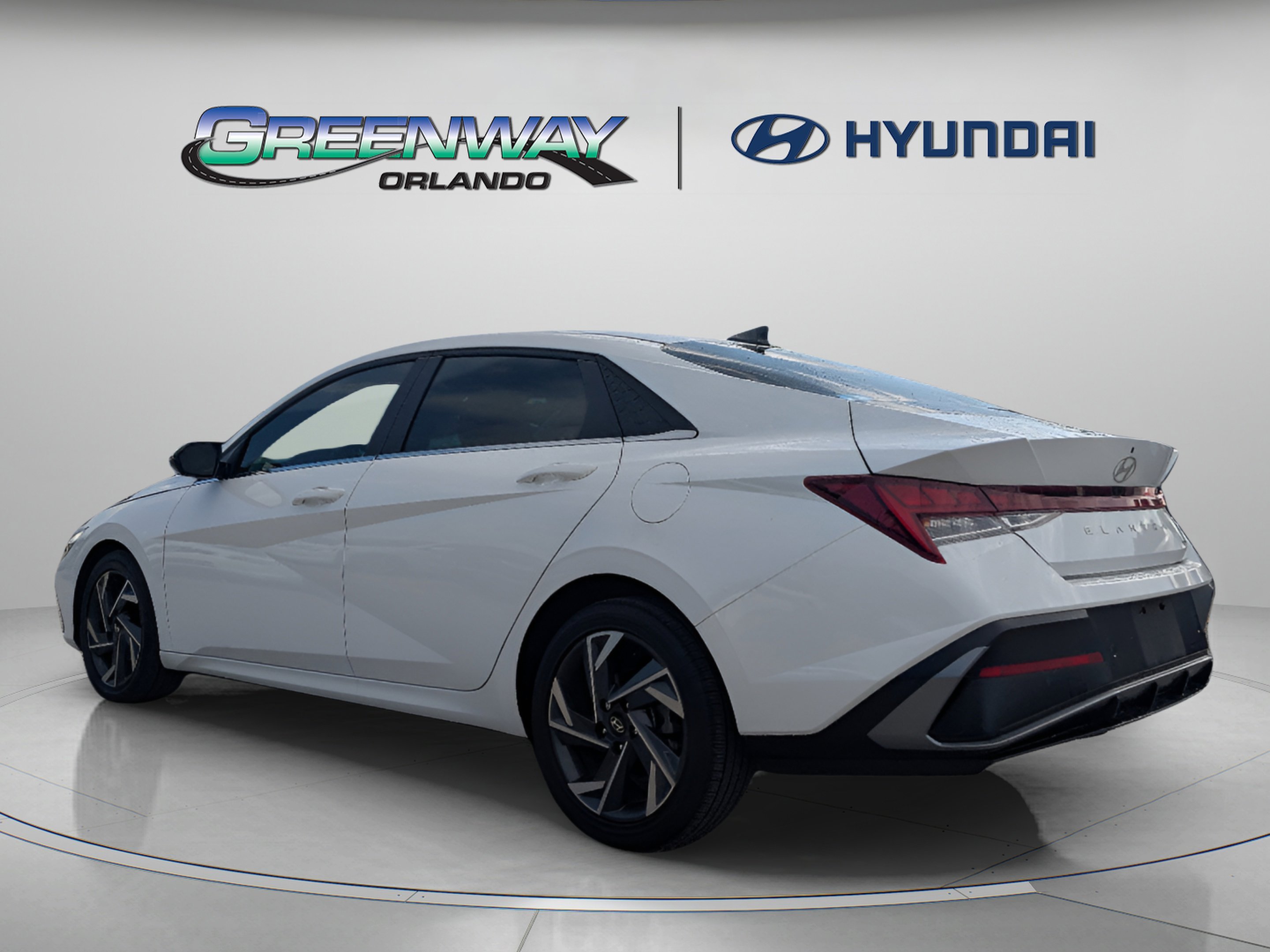 2024 Hyundai Elantra Limited - Photo 7