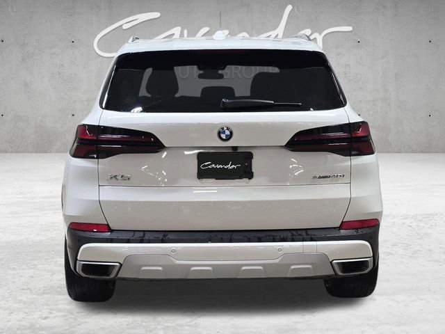Used 2026 White BMW sDrive40i image 15