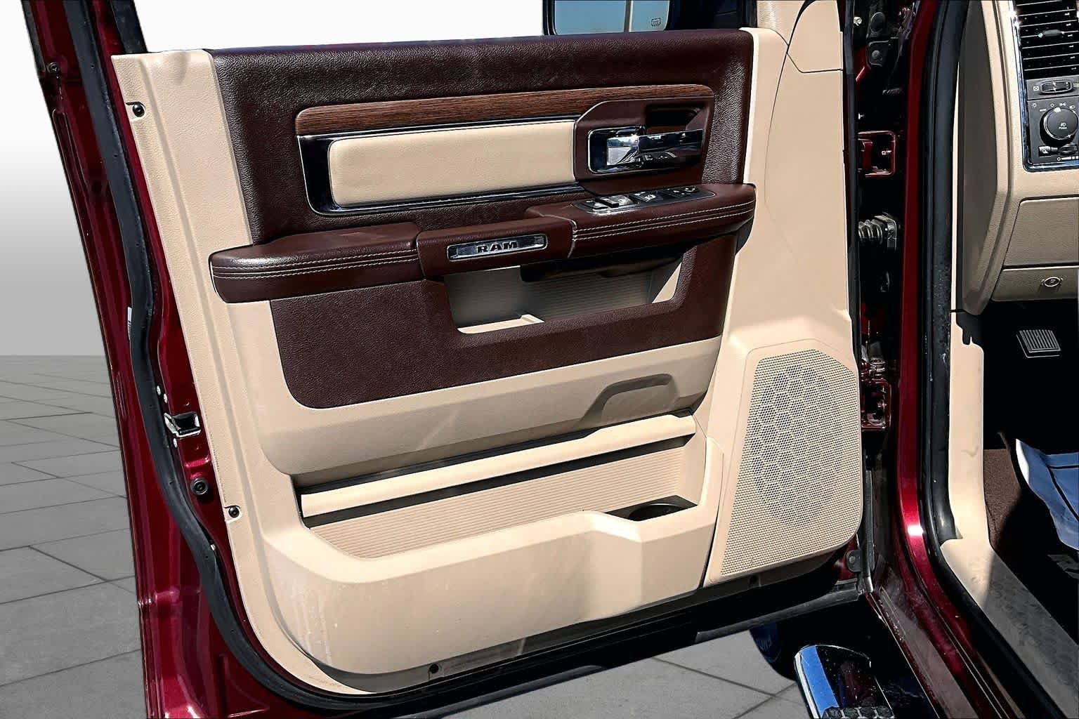 Used 2018 Delmonico Red Pearlcoat Ram Laramie image 22