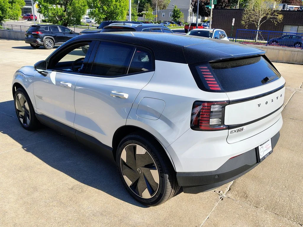 New 2026 Crystal White Volvo Plus image 7