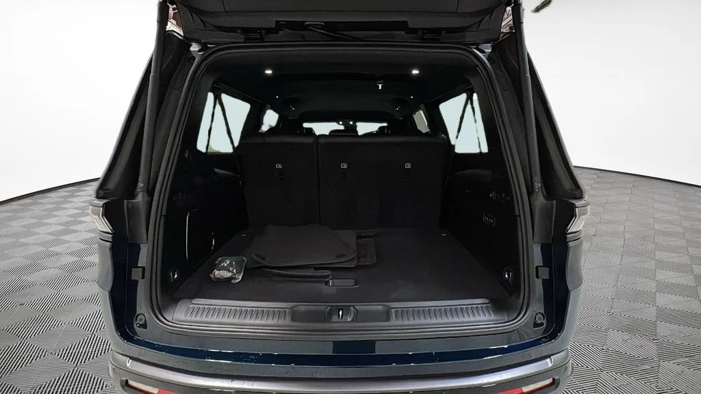 New 2026 Fathom Blue Pearl-Coat Exterior Paint (Late Availability) Jeep Limited Altitude image 11