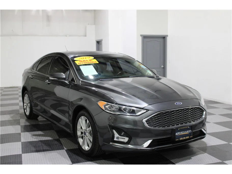 Used 2019 Dark Gray Ford Titanium image 3