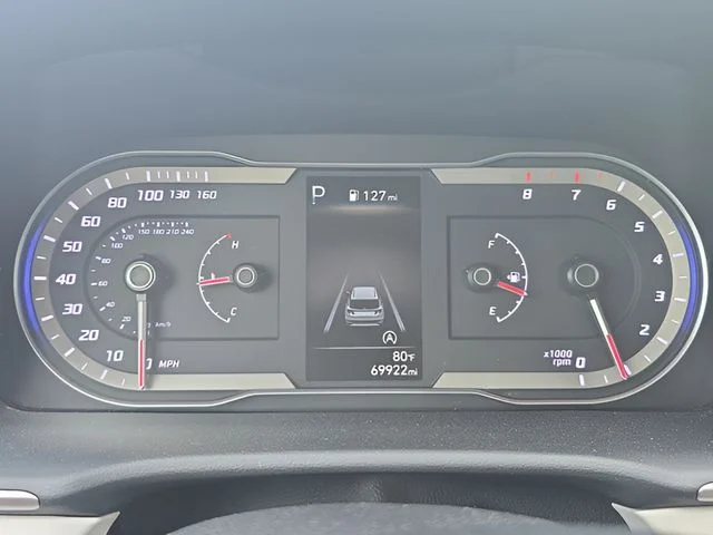 Used 2023 Black Hyundai SE image 16