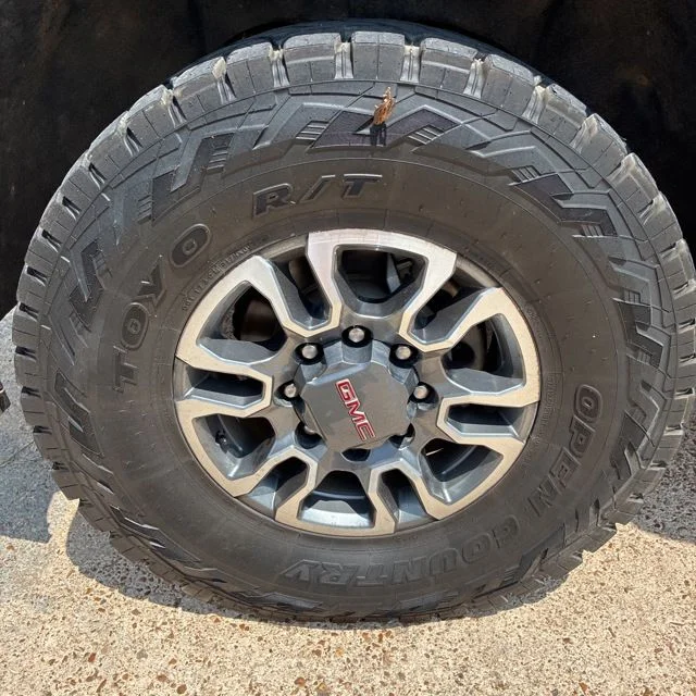 Used 2022 White GMC AT4 image 16