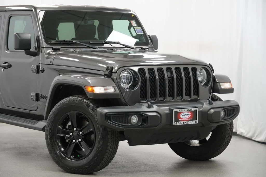 Used 2021 Gray Jeep Unlimited Sahara Altitude image 3