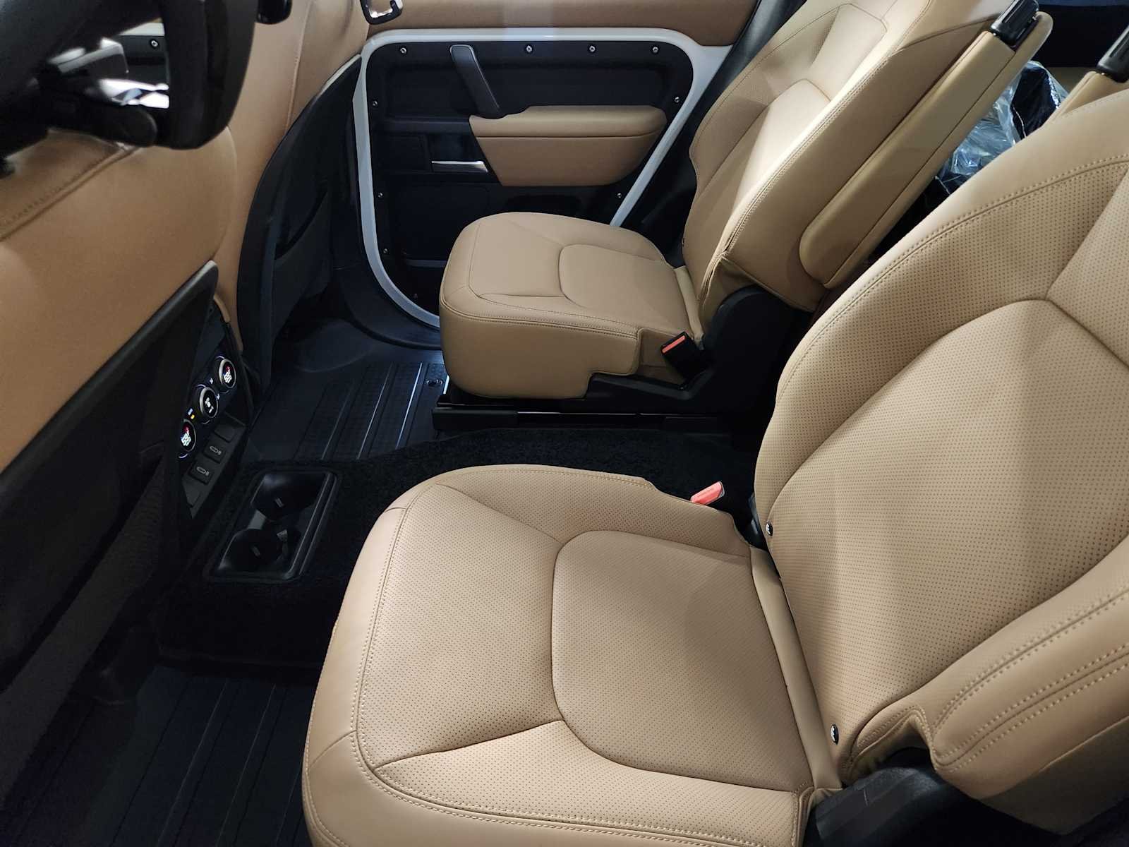 New 2026 Fuji White Land Rover S image 30