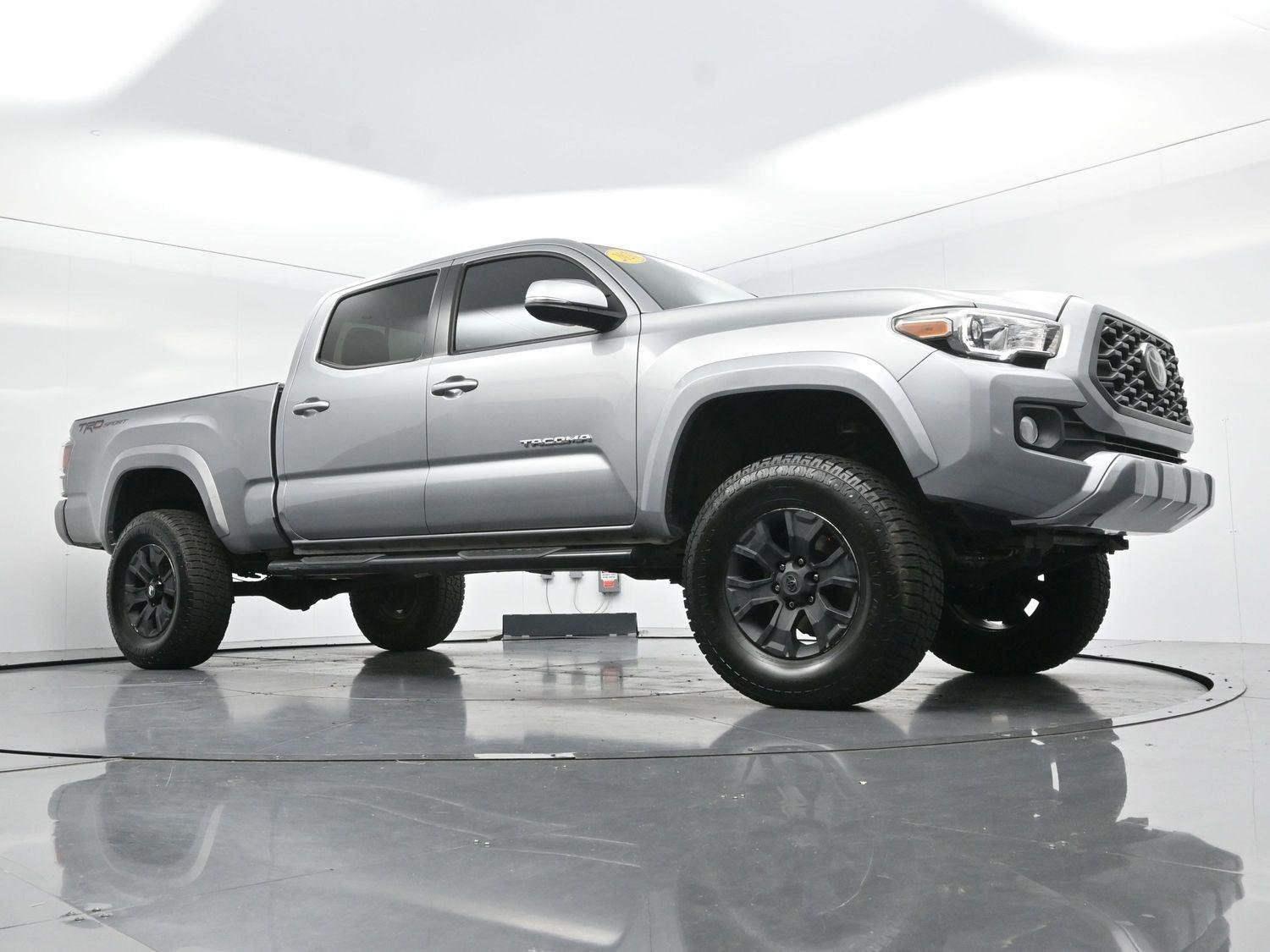 Used 2020 Silver Sky Metallic Toyota SR5 image 39