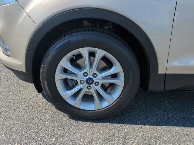 Used 2017 Gold Ford SE image 10