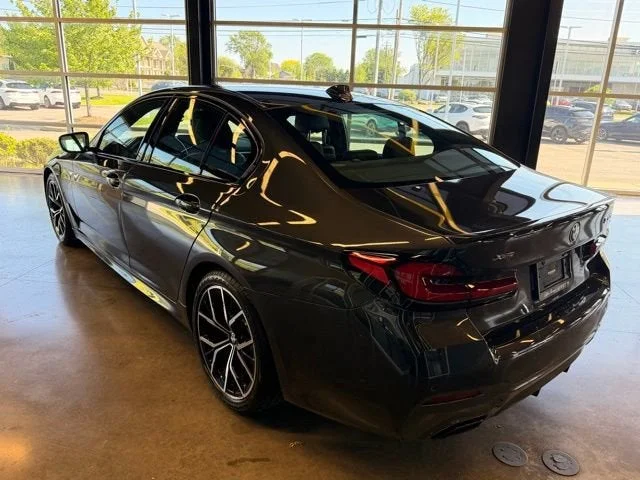 Used 2023 Dark Graphite Metallic BMW 530i xDrive image 4
