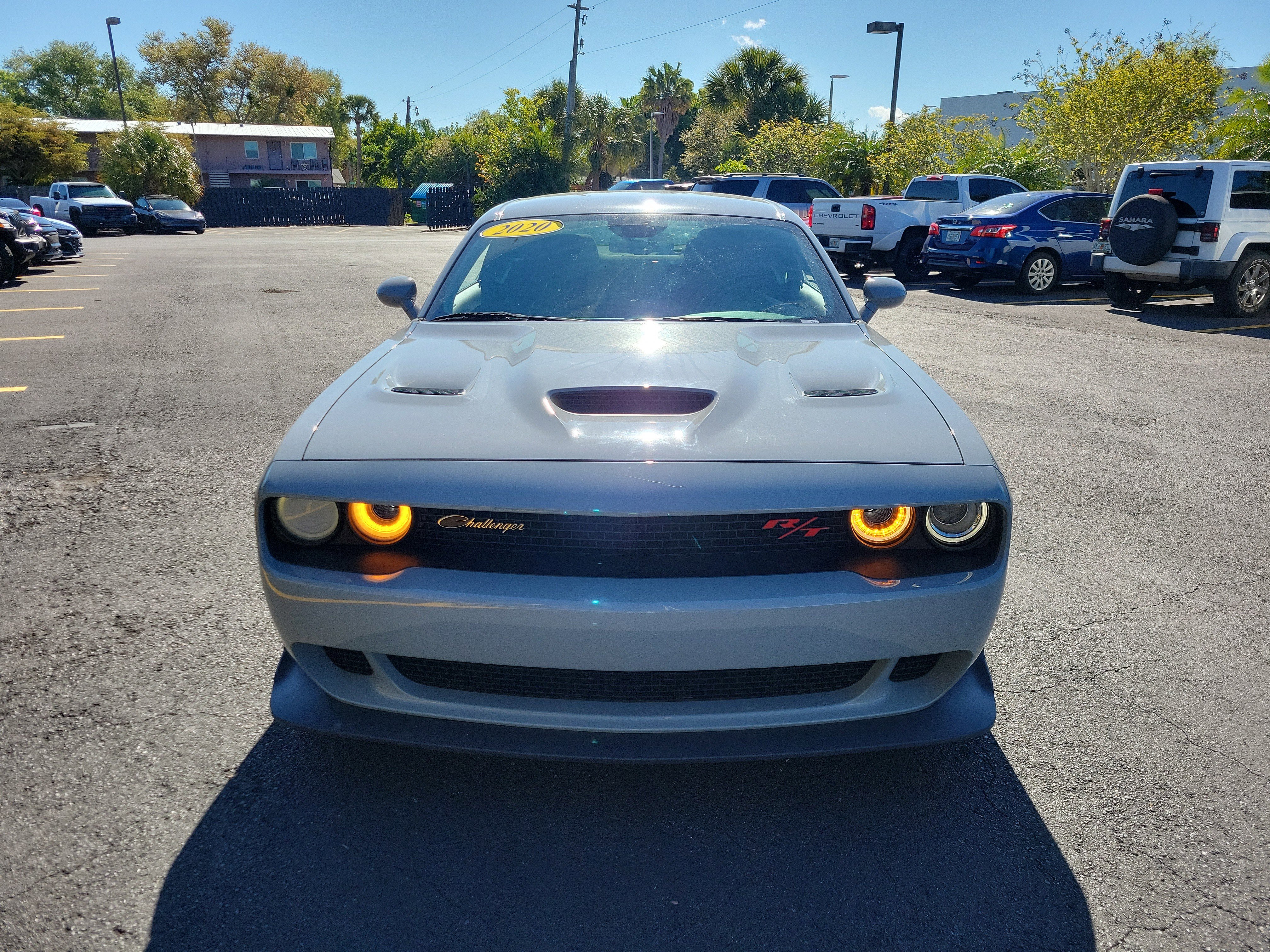 2C3CDZFJ8LH235644