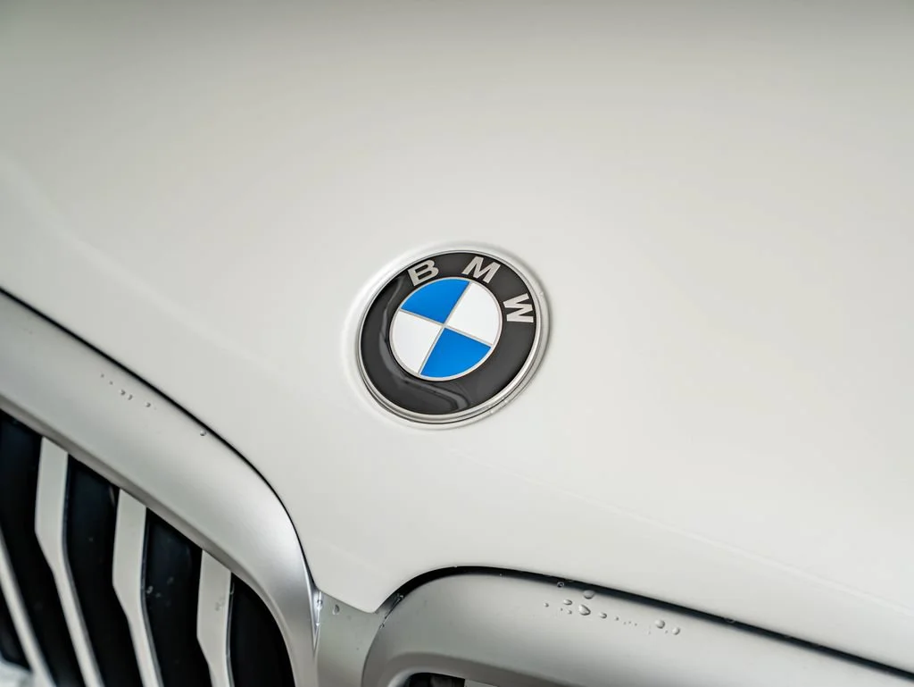 New 2026 Mineral White Metallic BMW xDrive40i image 12