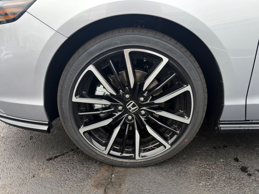 New 2026 Solar Silver Metallic Honda Touring image 10