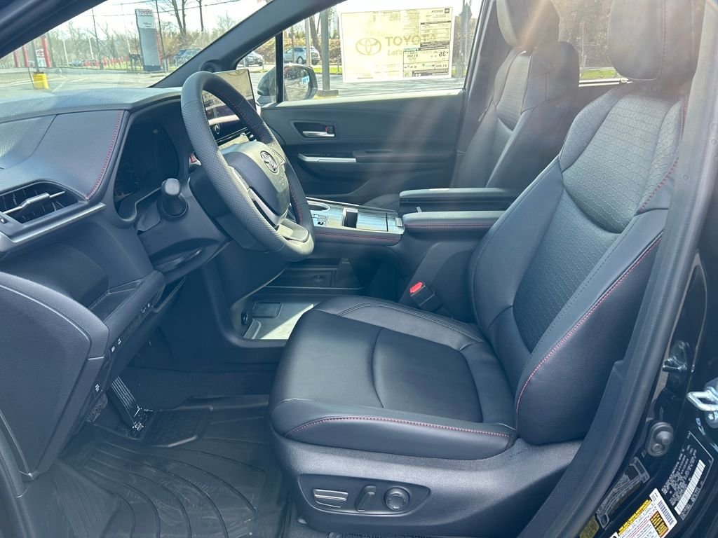 2026 Toyota Sienna XSE - Photo 17
