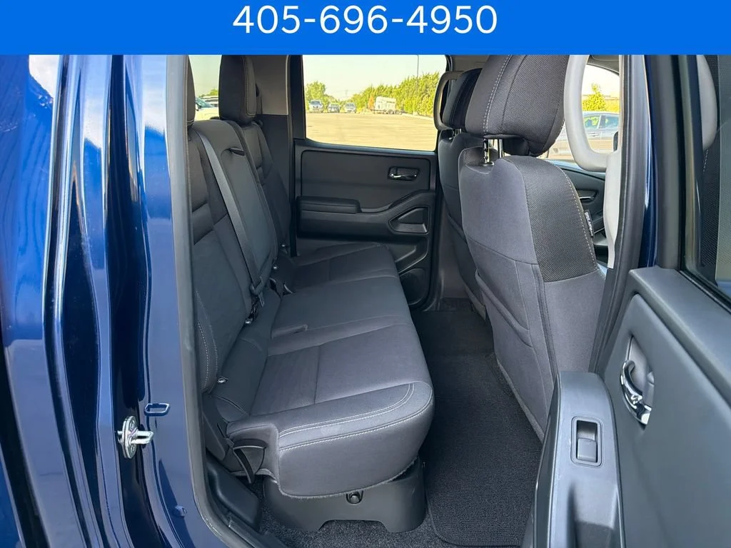 Pre-Owned 2022 Nissan Frontier SV