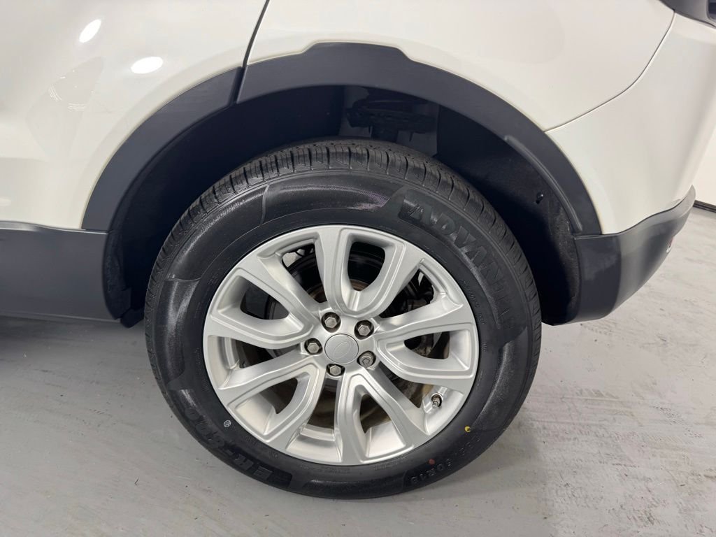 Used 2019 Fuji White Land Rover SE image 36
