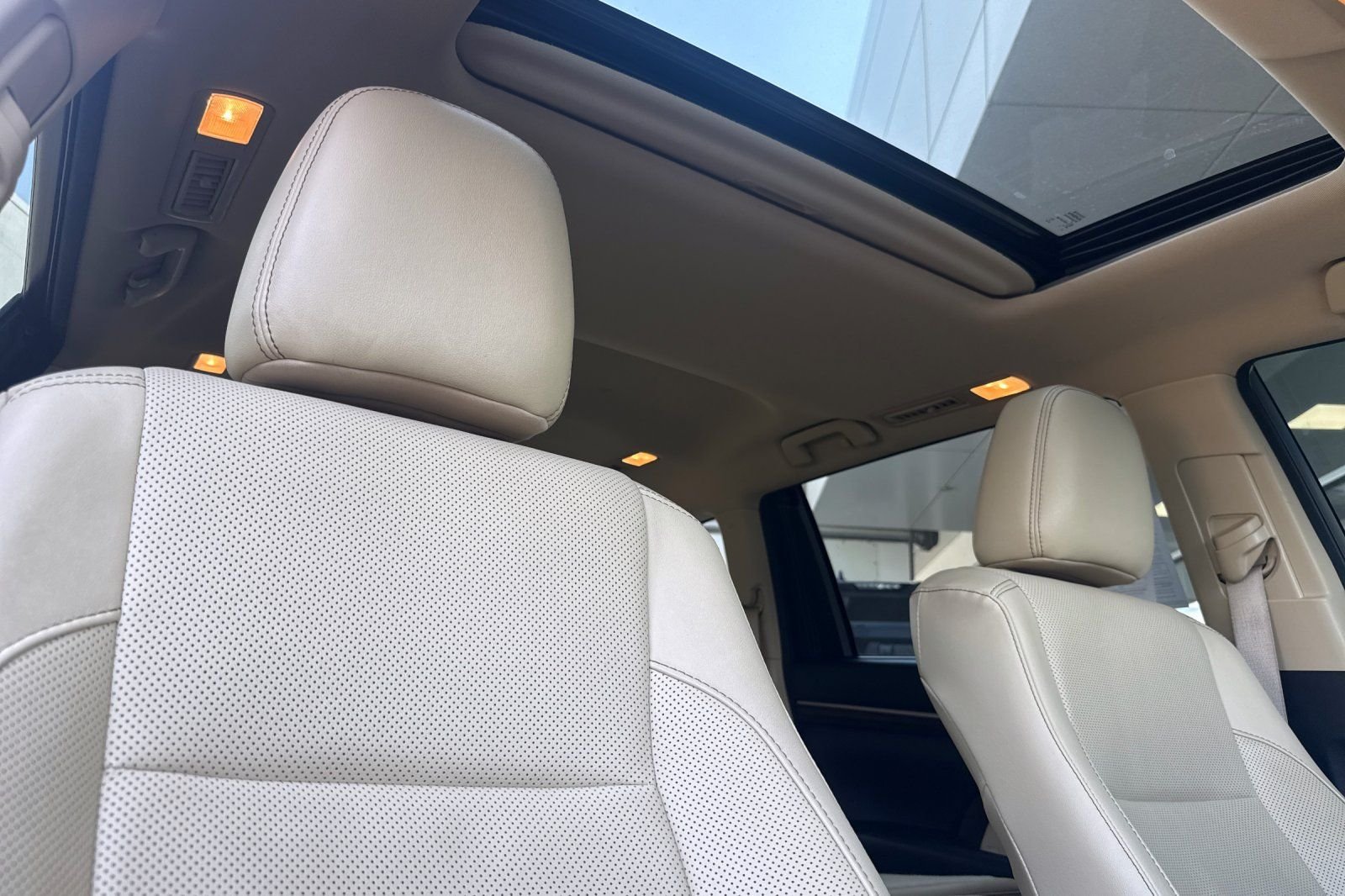 Used 2016 Red Toyota Limited image 18