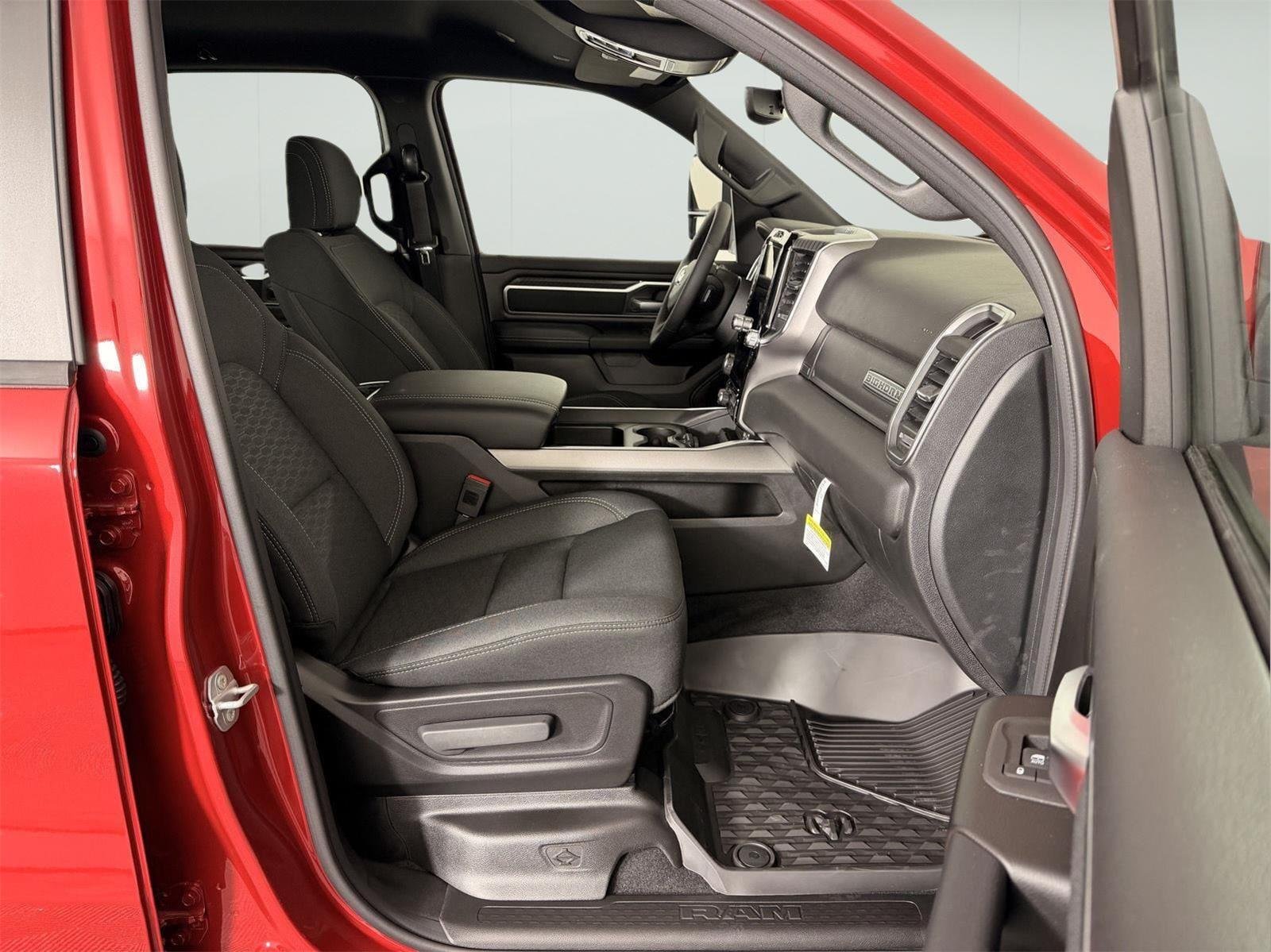 New 2026 Molten Red Pearl-Coat Exterior Paint RAM Big Horn image 23