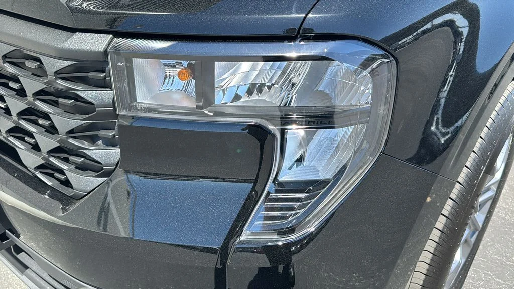 New 2026 Shadow Black Ford XLT image 4