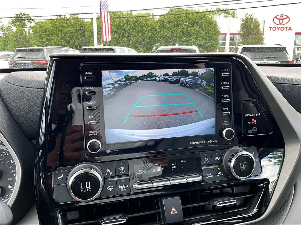Used 2022 Beige Toyota XLE image 20