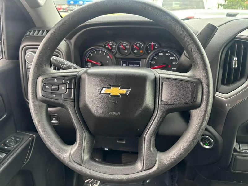 Used 2023 Glacier Blue Metallic Chevrolet Custom image 14