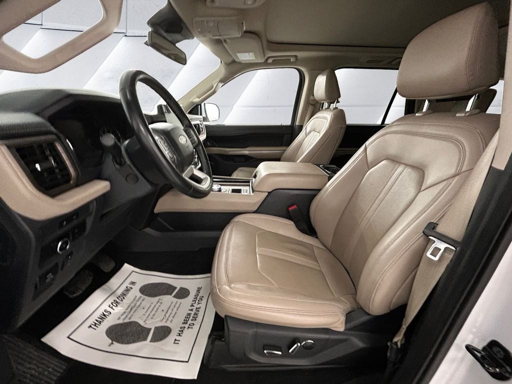 Used 2024 White Ford Limited image 7