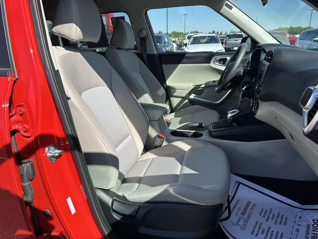 Used 2025 Red Kia LX image 29