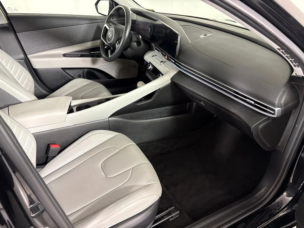 Used 2024 Black Hyundai Limited image 15