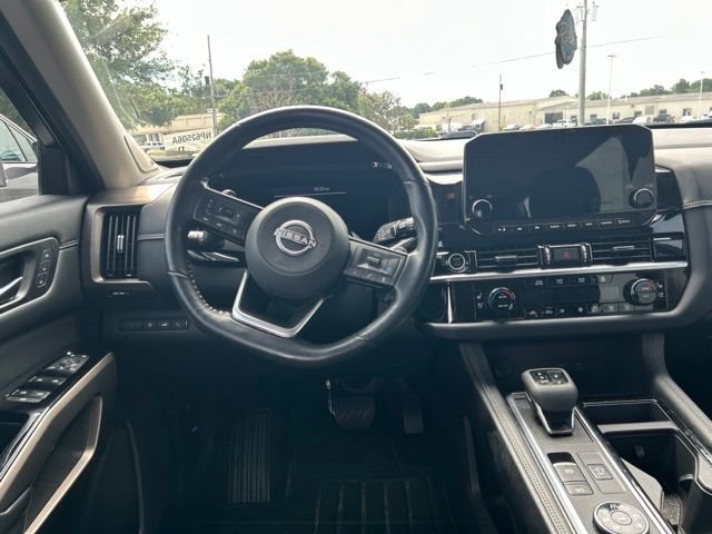 Used 2023 Beige Nissan Platinum image 16