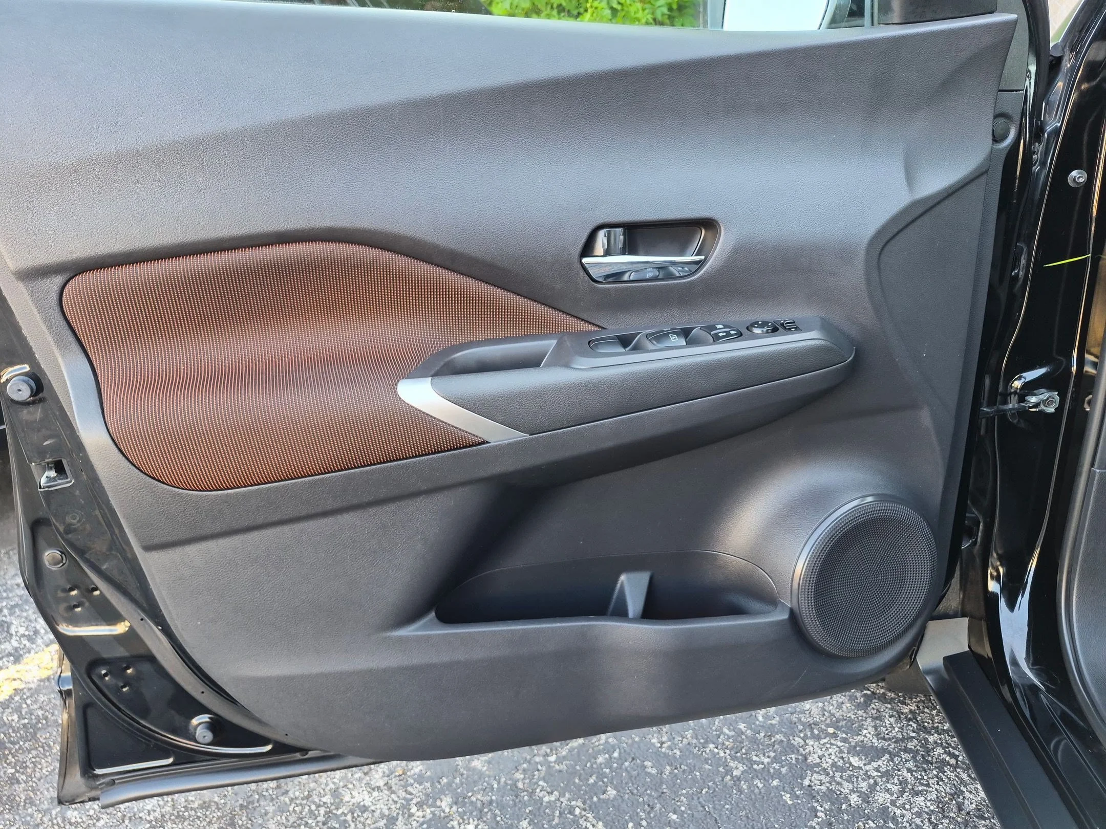 Used 2021 Super Black Nissan SR image 12