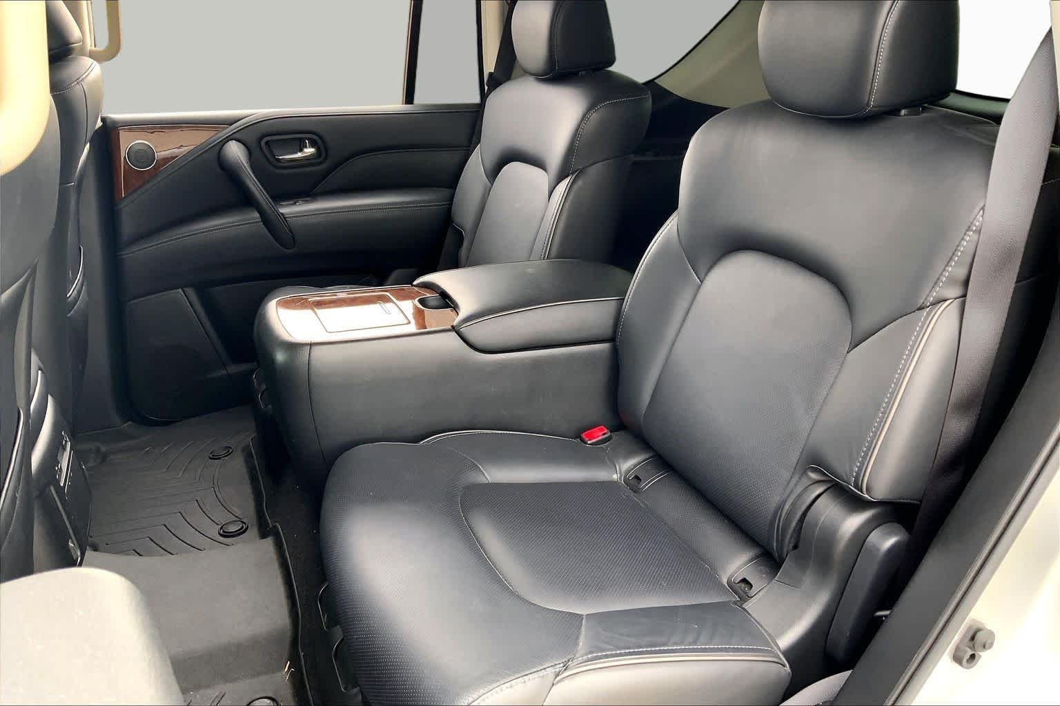Used 2019 Liquid Platinum INFINITI LUXE image 21