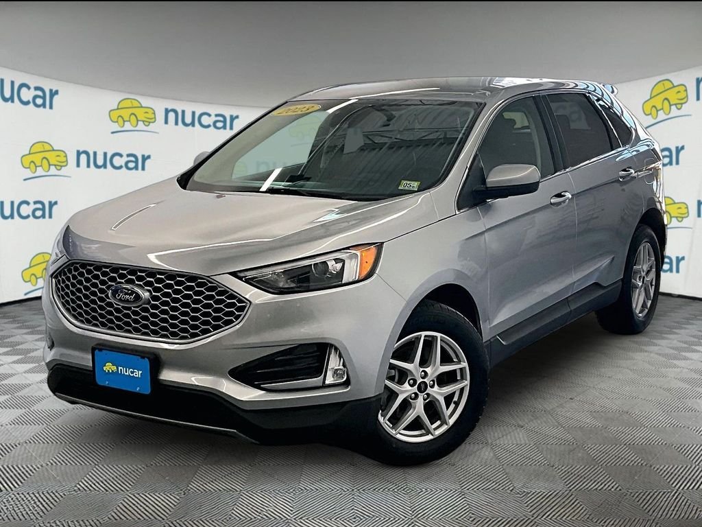Used 2023 Silver Metallic Ford SEL image 3