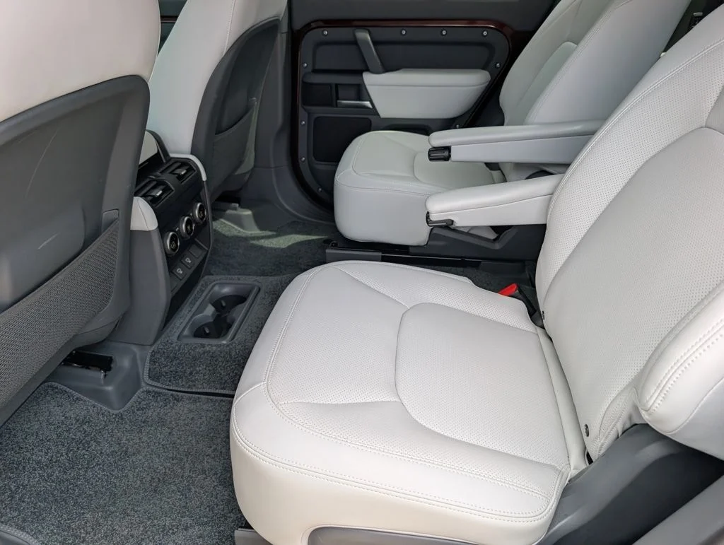 Certified Used 2025 Red Land Rover X-Dynamic SE image 25