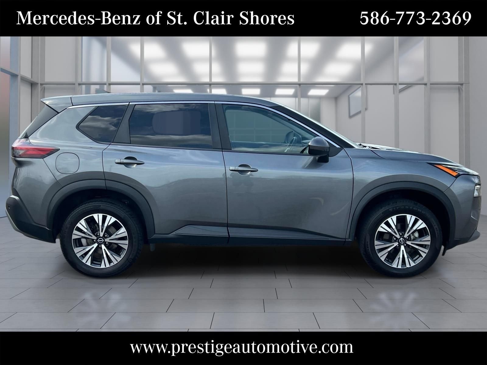 Used 2022 Gray Nissan SV image 7