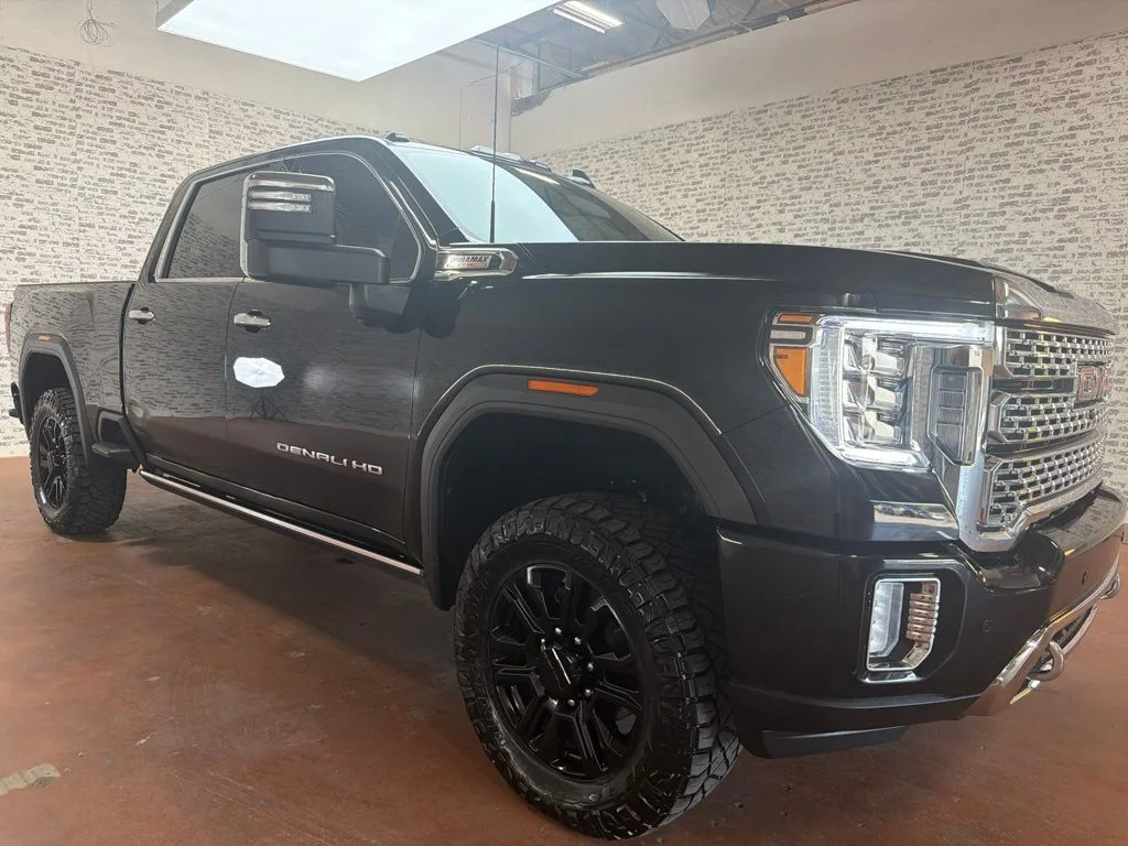 Used 2023 Onyx Black GMC Denali image 1