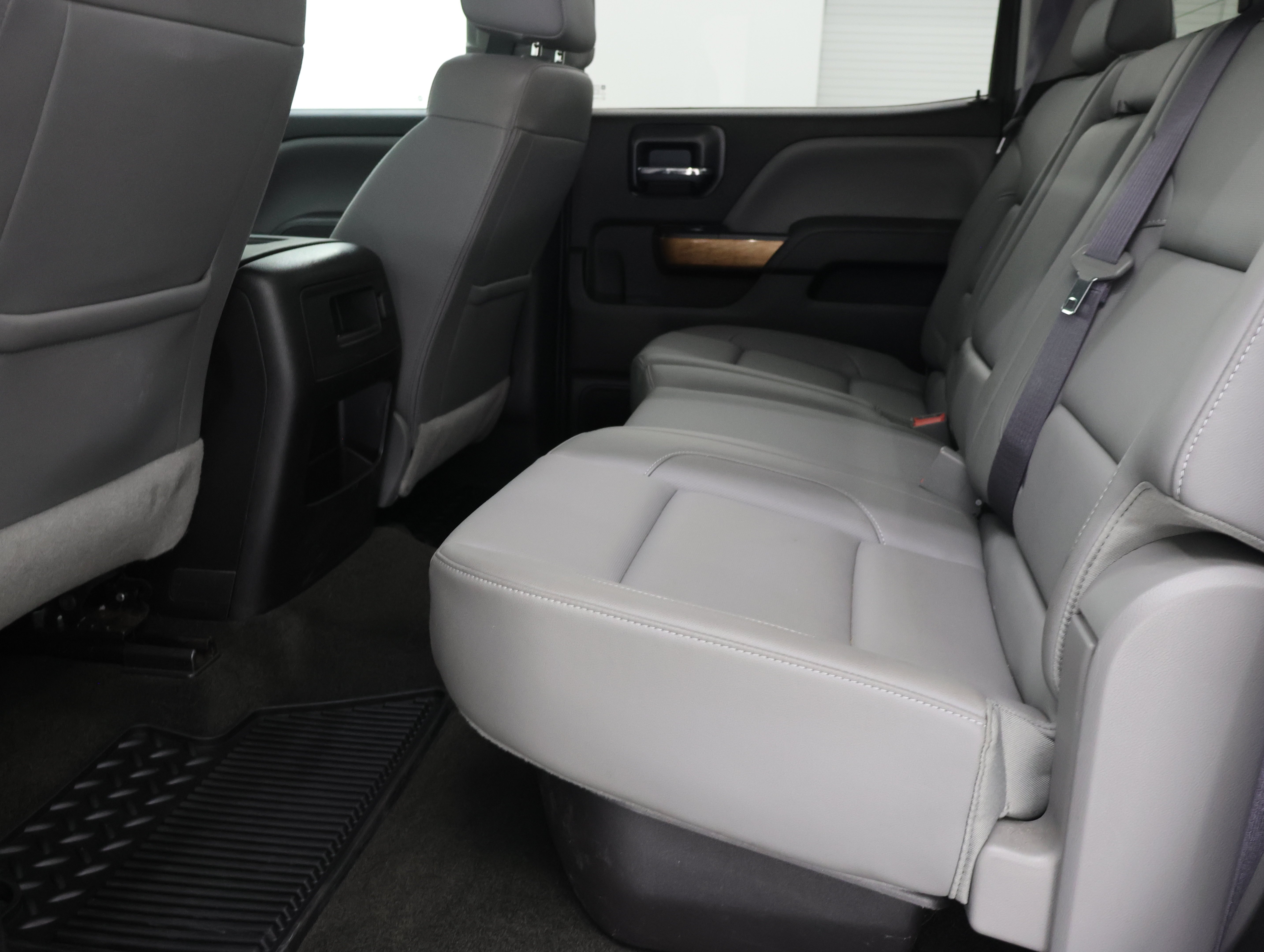 Used 2017 Summit White Chevrolet 4x4 Crew Cab LTZ DRW: CREW-LONG-DRW-LTZ-6.6L DIESEL-4WD-NAV image 34