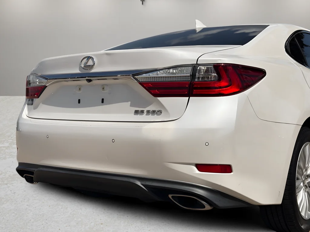 Used 2017 White Lexus 350 image 26