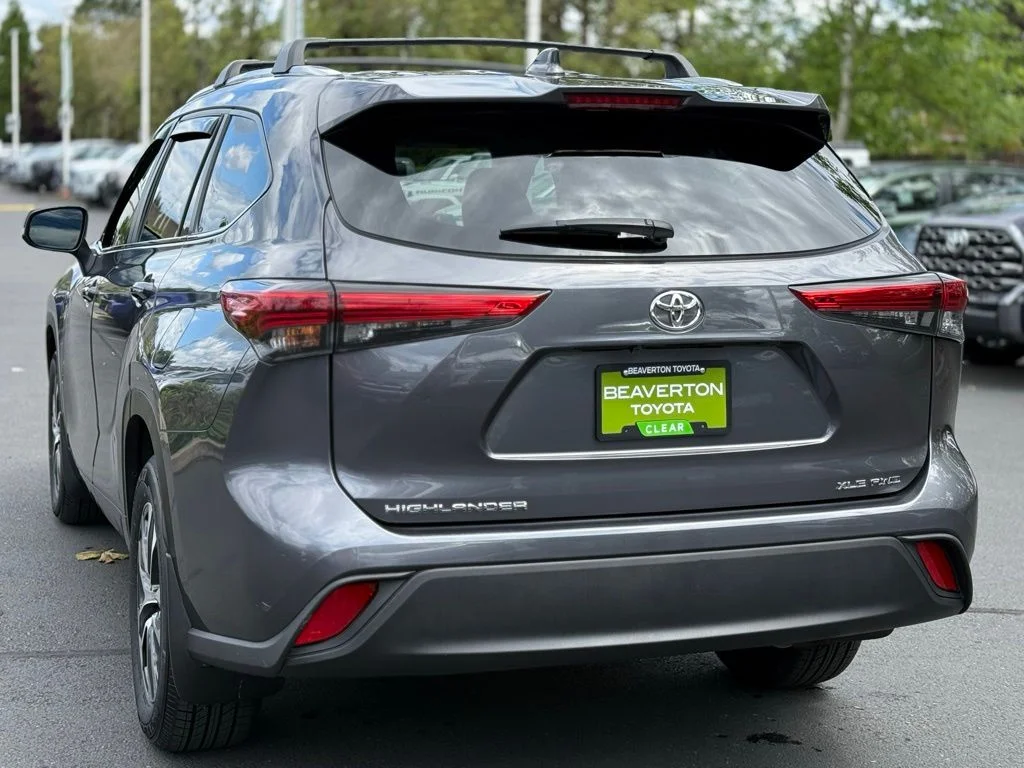 Used 2023 Gray Toyota XLE image 3