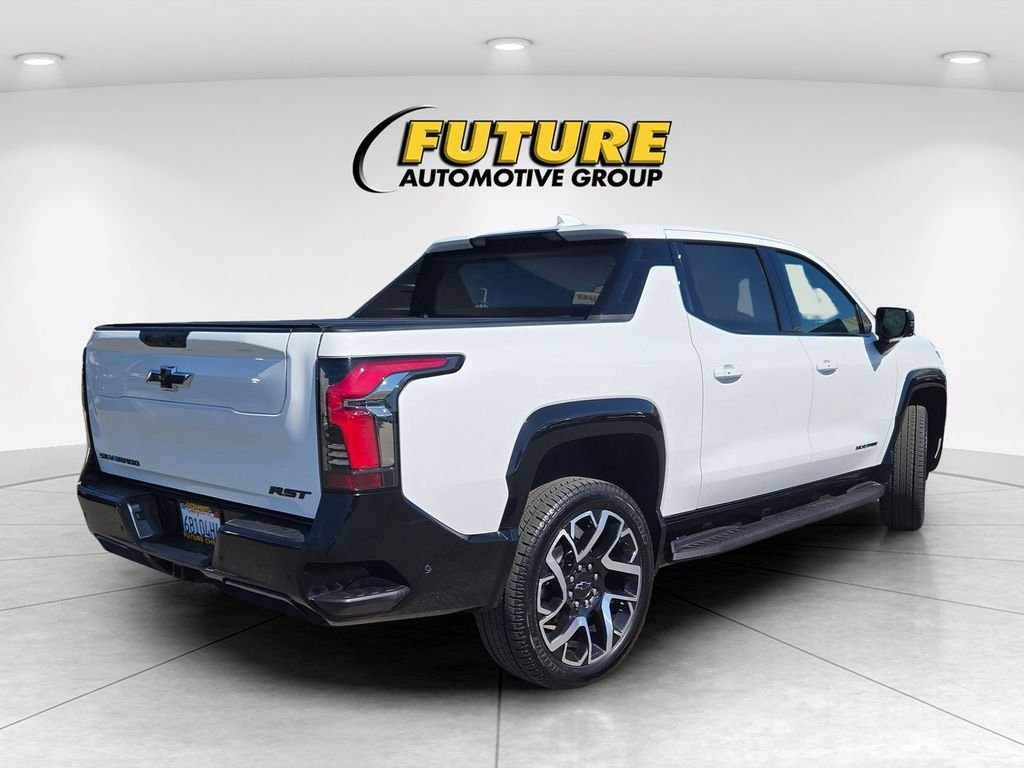 Used 2025 White Chevrolet RST image 4