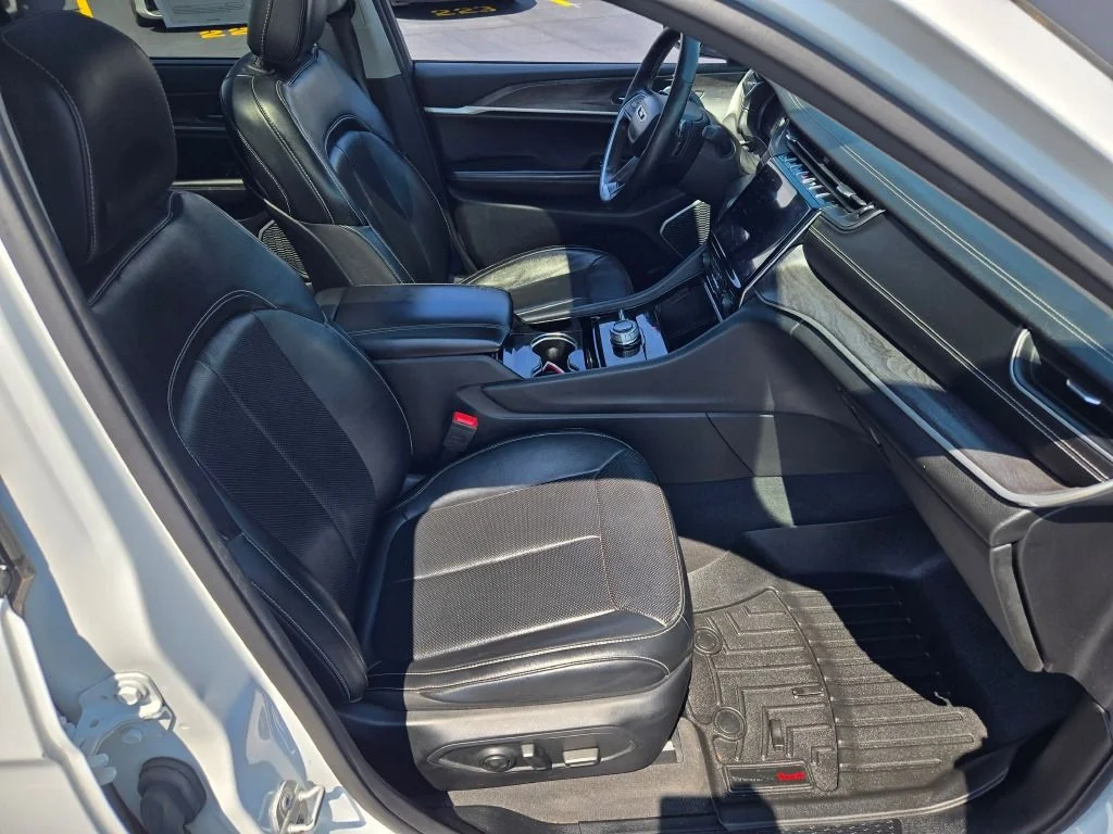 Used 2021 White Jeep Limited image 6