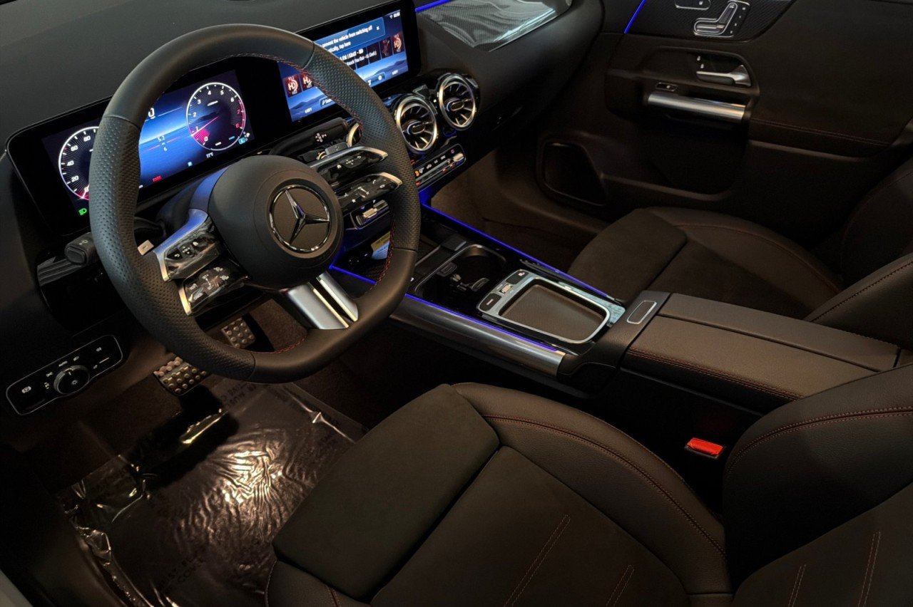 New 2026 Polar White Mercedes-Benz GLA 250 SUV image 9