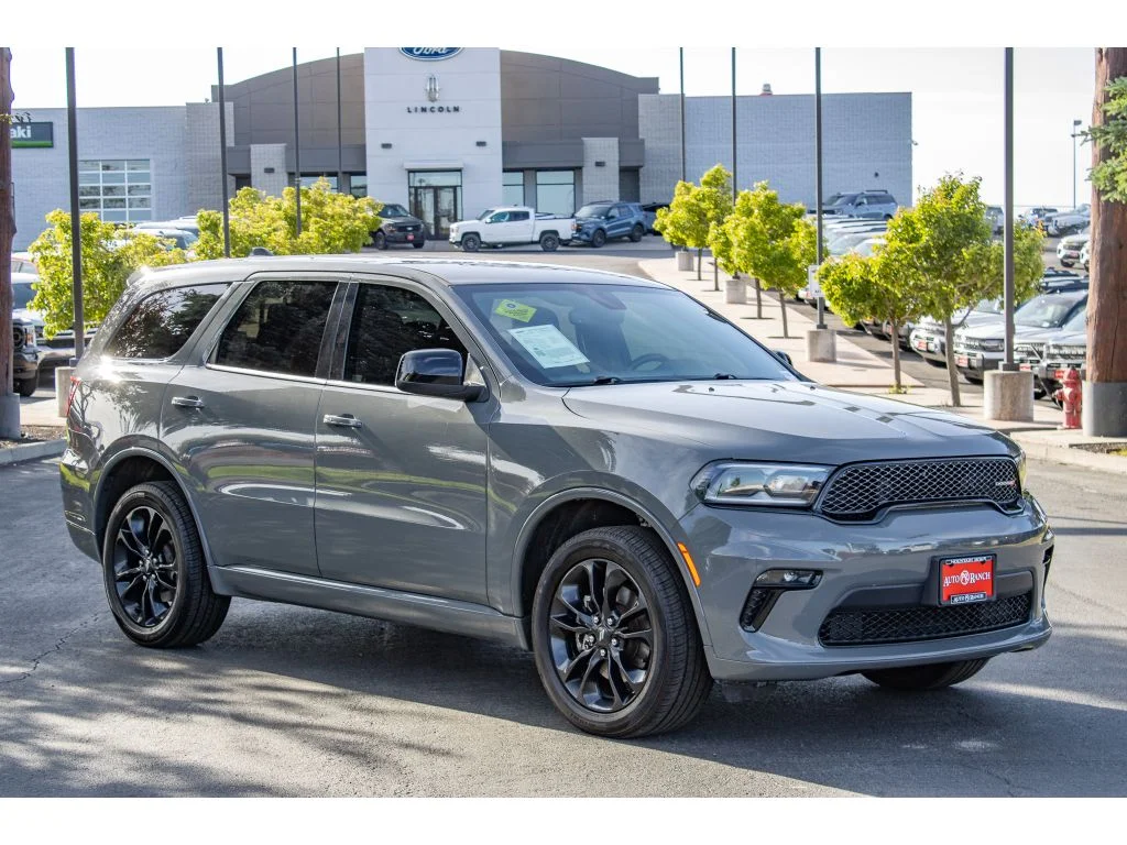 Used 2021 Destroyer Gray Clearcoat Dodge SXT Plus image 2